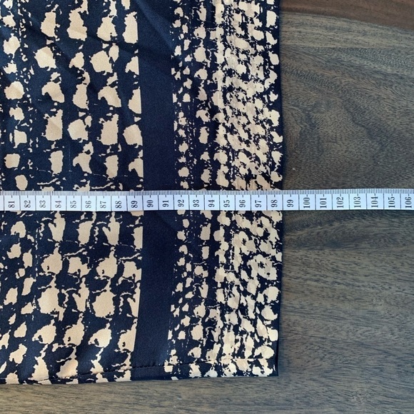 Brooks Brothers Dress 100% Silk Size 2 Short Sleeves Lined Midi Abstract Print. - Picture 9 of 16